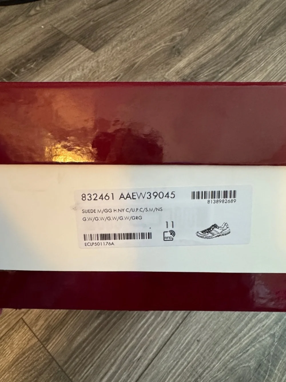 Gucci White Leather Sneakers with Red & Green Stripe - Picture 11 of 11